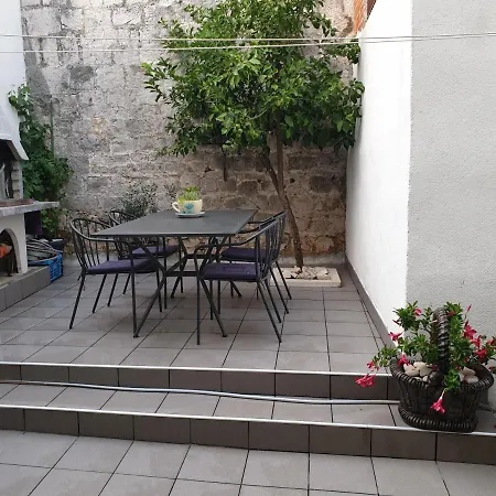 Lemon Tree Guest house 3*